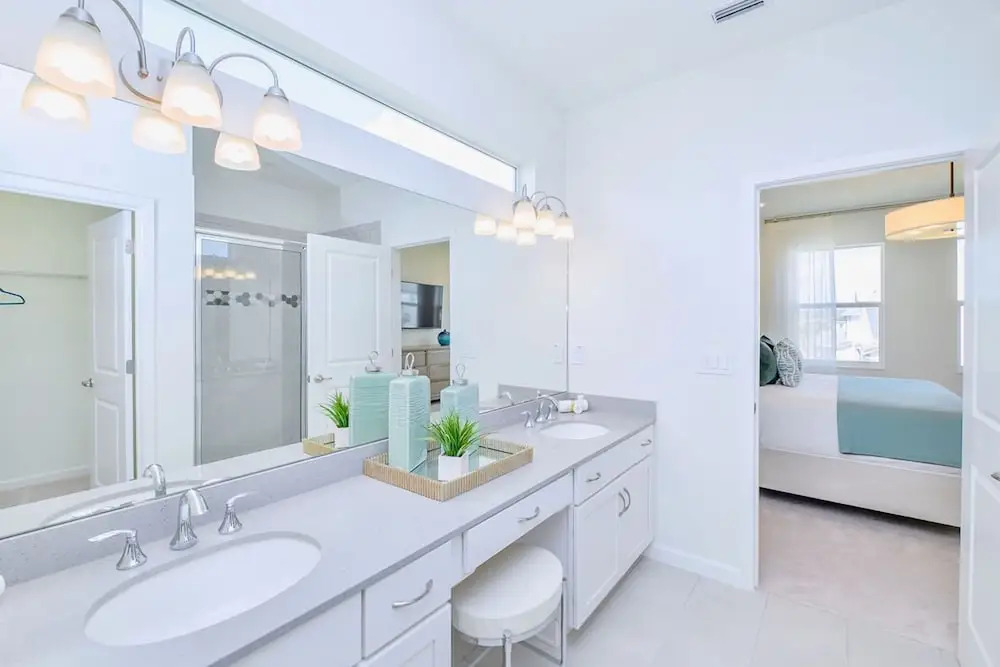 Upstay Mansion w Cinema Games Pool - Sleeps 24