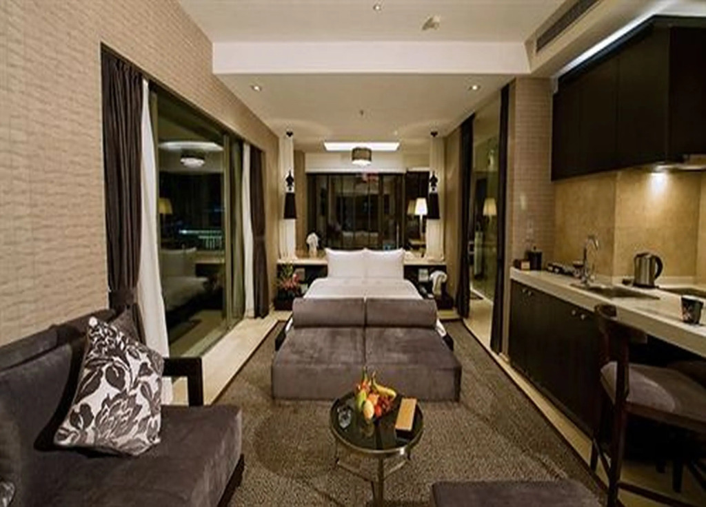 Le Parker International Hotel