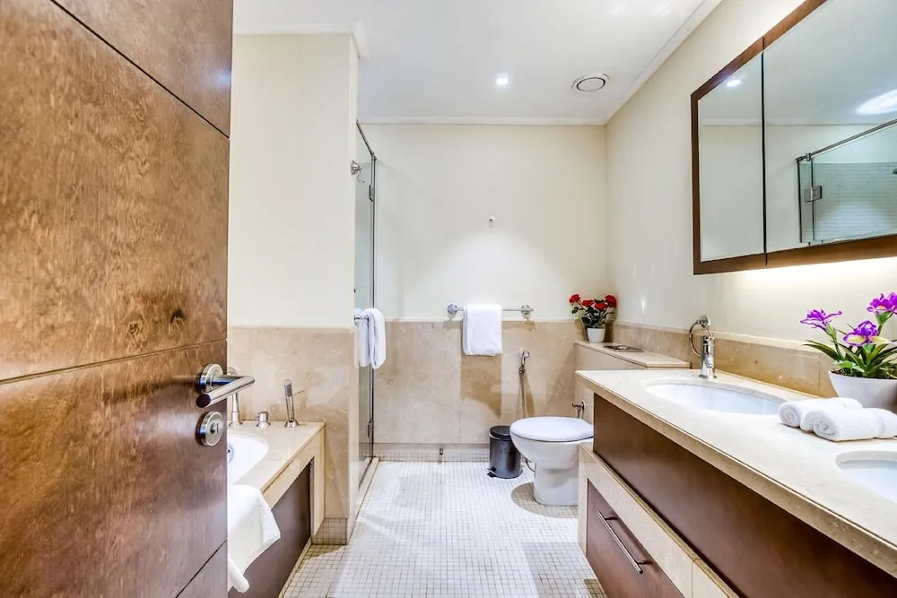 Shakespeare - Ease by Emaar