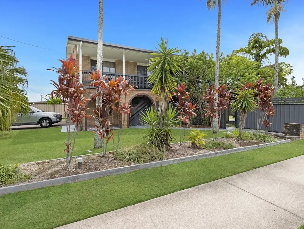 Spacious 3-Bed Home with Balcony in Hervey Bay