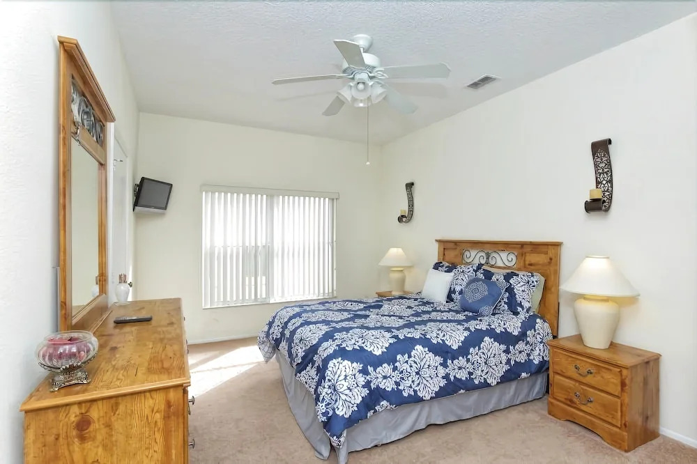Large Beautiful Home w/ Pool Great for Families!