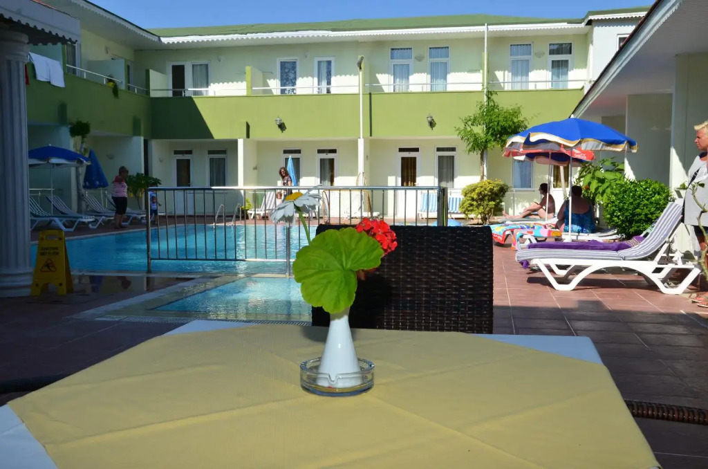 Elis Beach Hotel