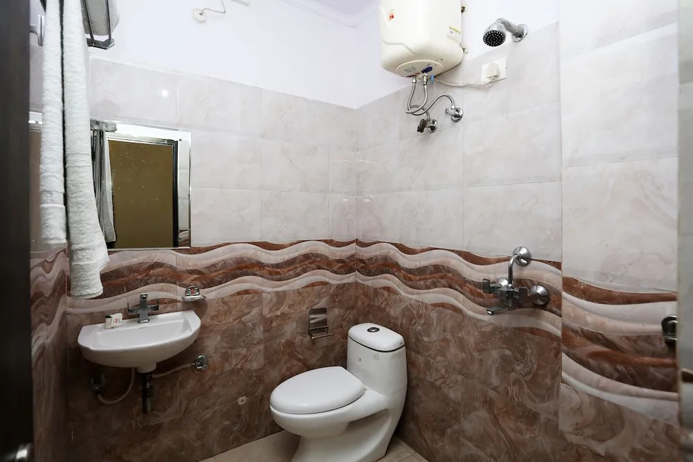 OYO 6976 Hotel Ganges Park