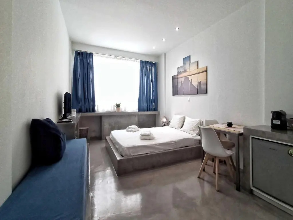 Facadoro Apartments