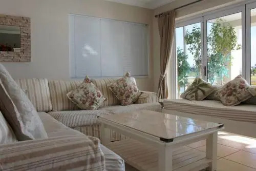 Waterside Living KP08