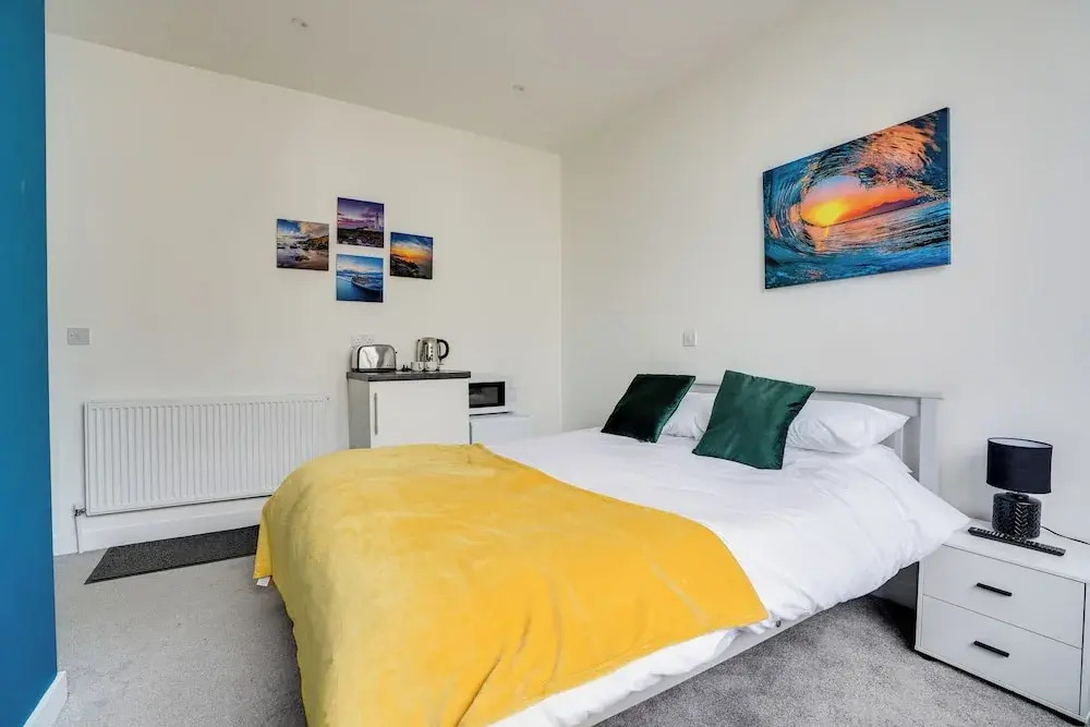 Homesly Guest Rooms - Self Checkin