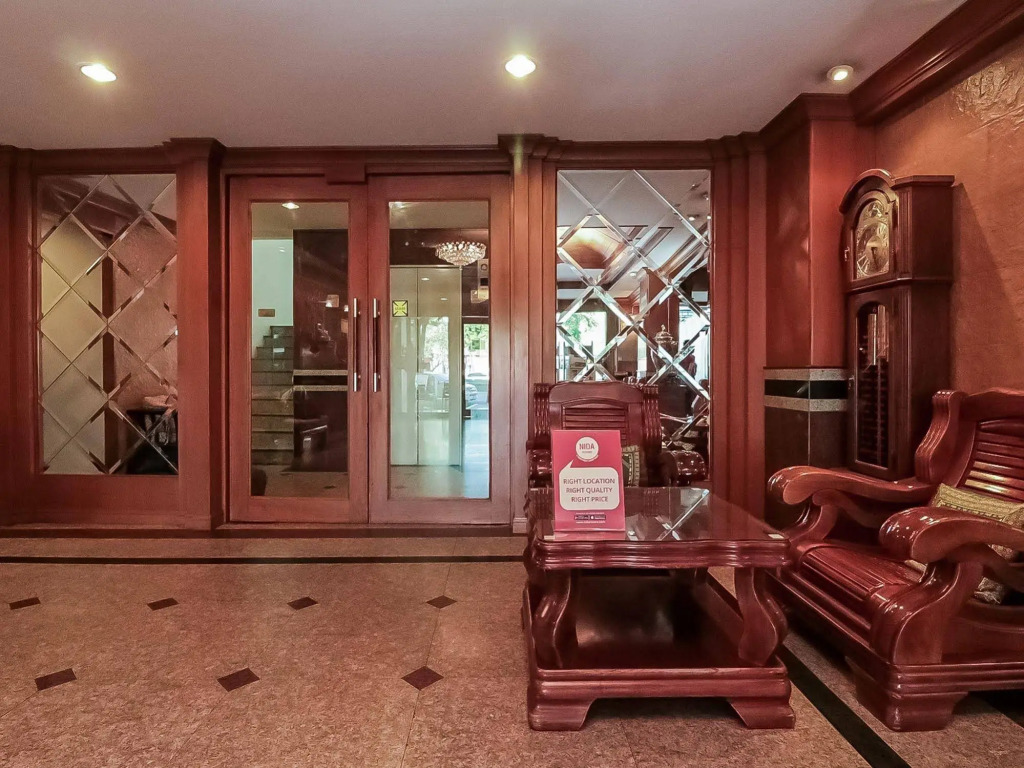 Nida Rooms Charoenrat Bangklo Boulevard at Howard Square