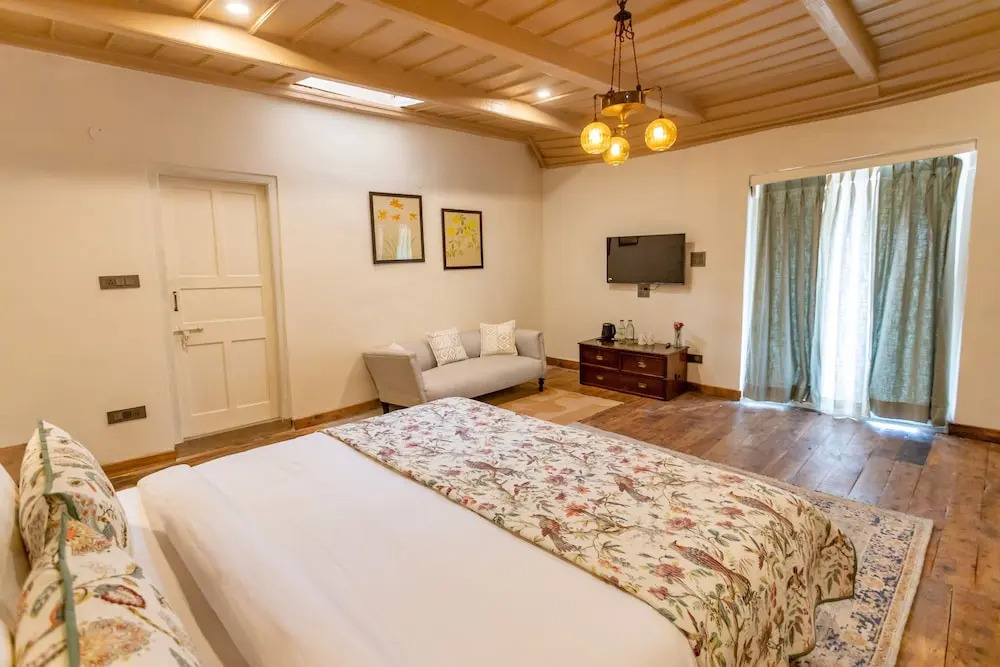 Seclude Shimla, Taraview