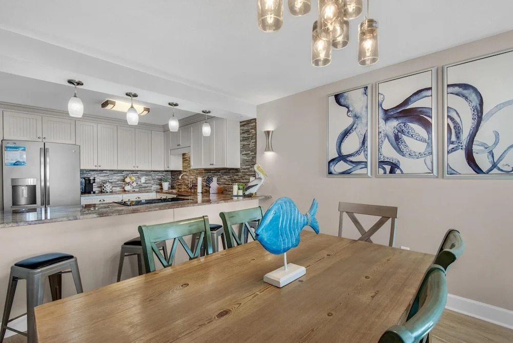 Dolphin Point #602a