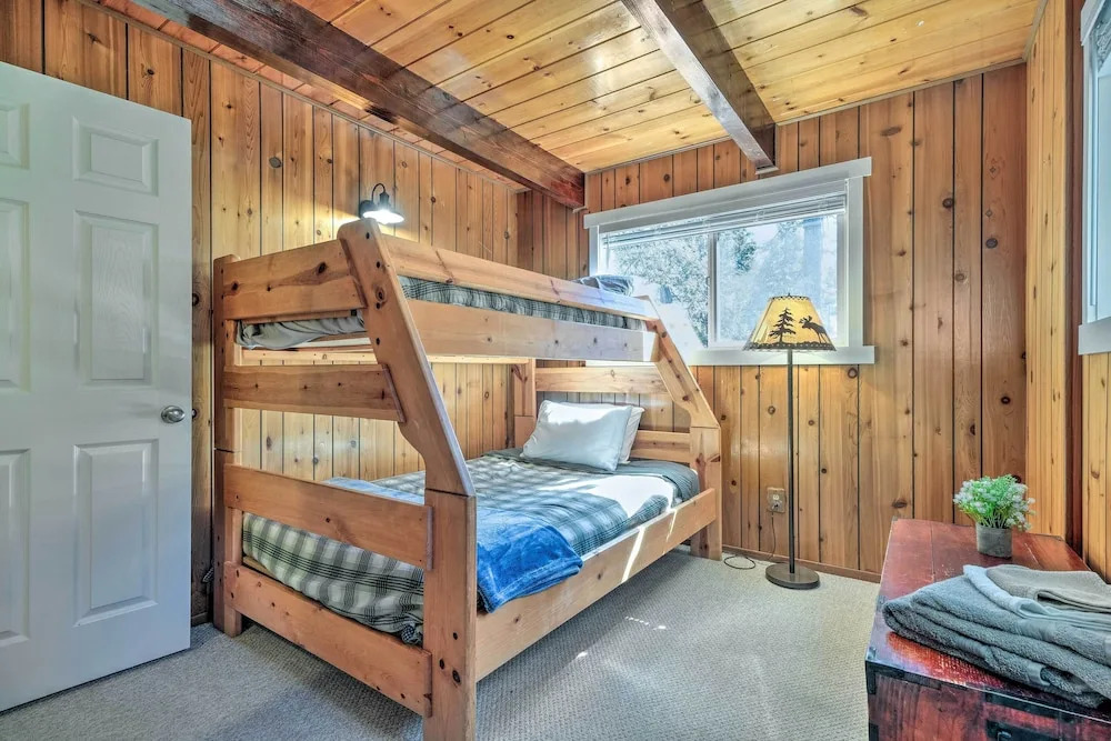 Game Room & Deck: Oso Cozy Cabin in Arnold!