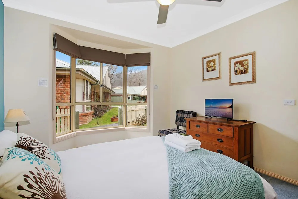 Valley View Townhouse - on the RAIL TRAIL