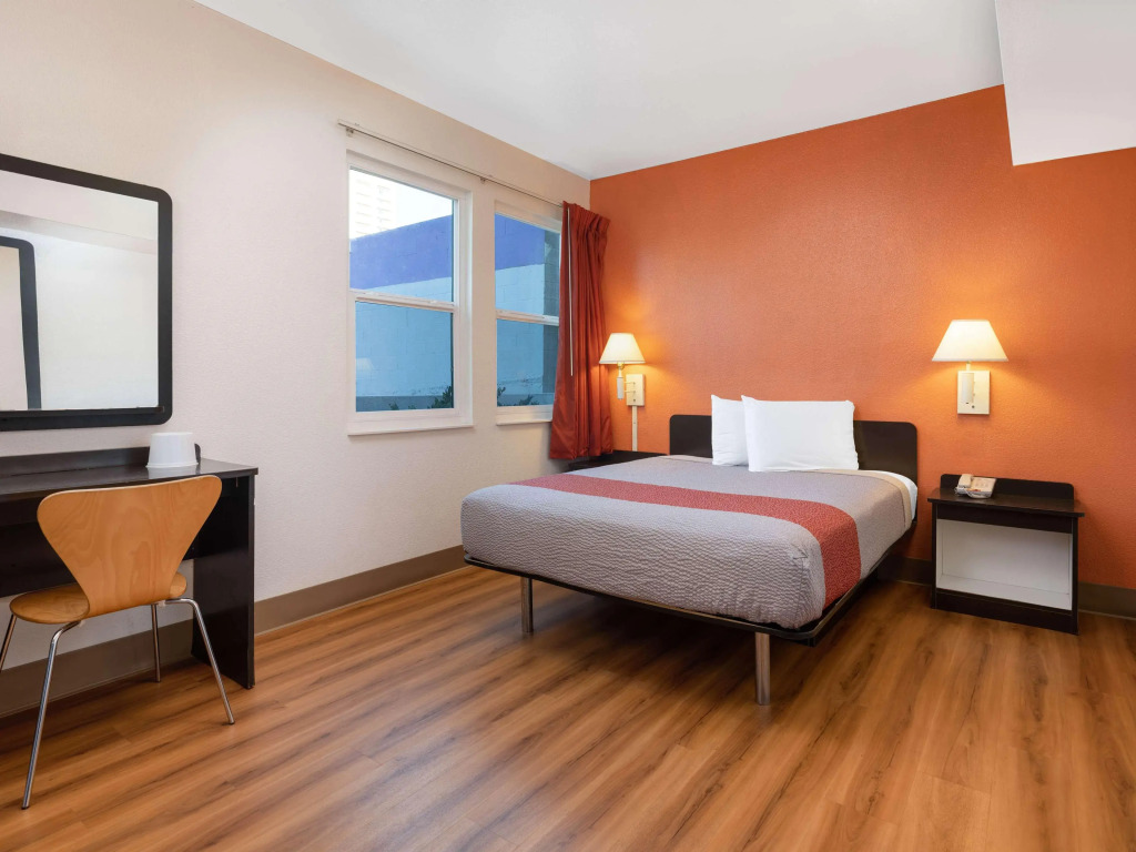Motel 6-San Diego, CA - Downtown