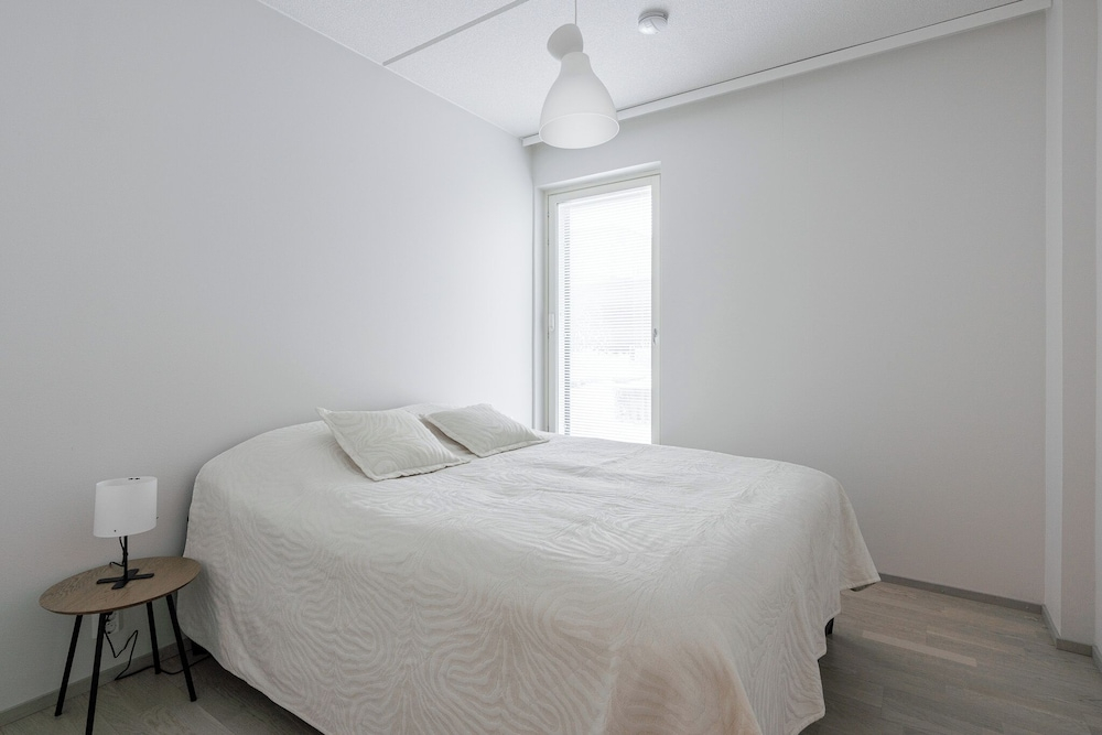 Spacious 1BR Apt. Next to Lake Näsijärvi