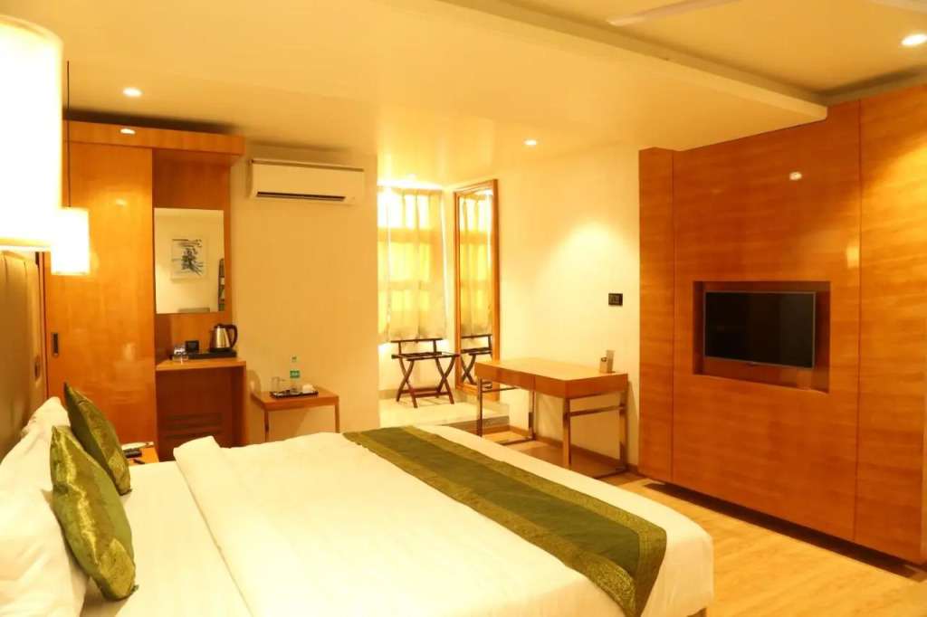 Hotel Reva Regency