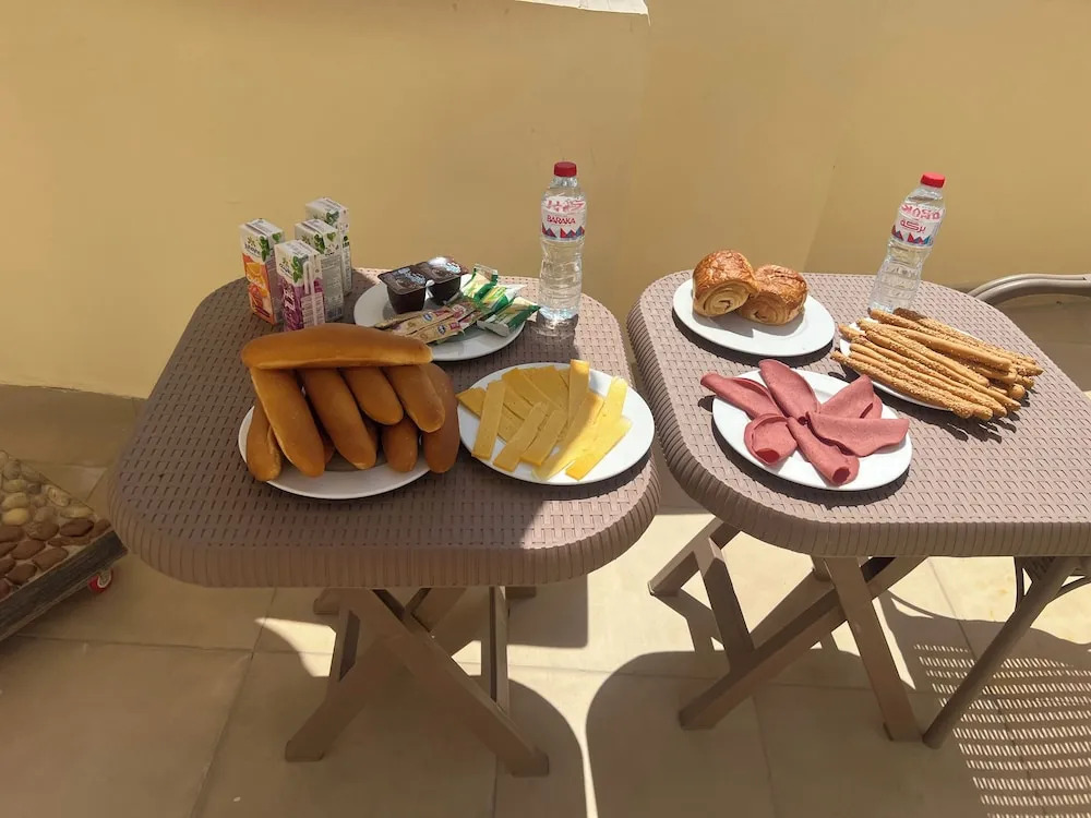 Premier Pyramids Inn