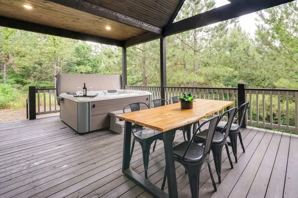 'painted Sky' Modern Broken Bow Cabin w/ Hot Tub!