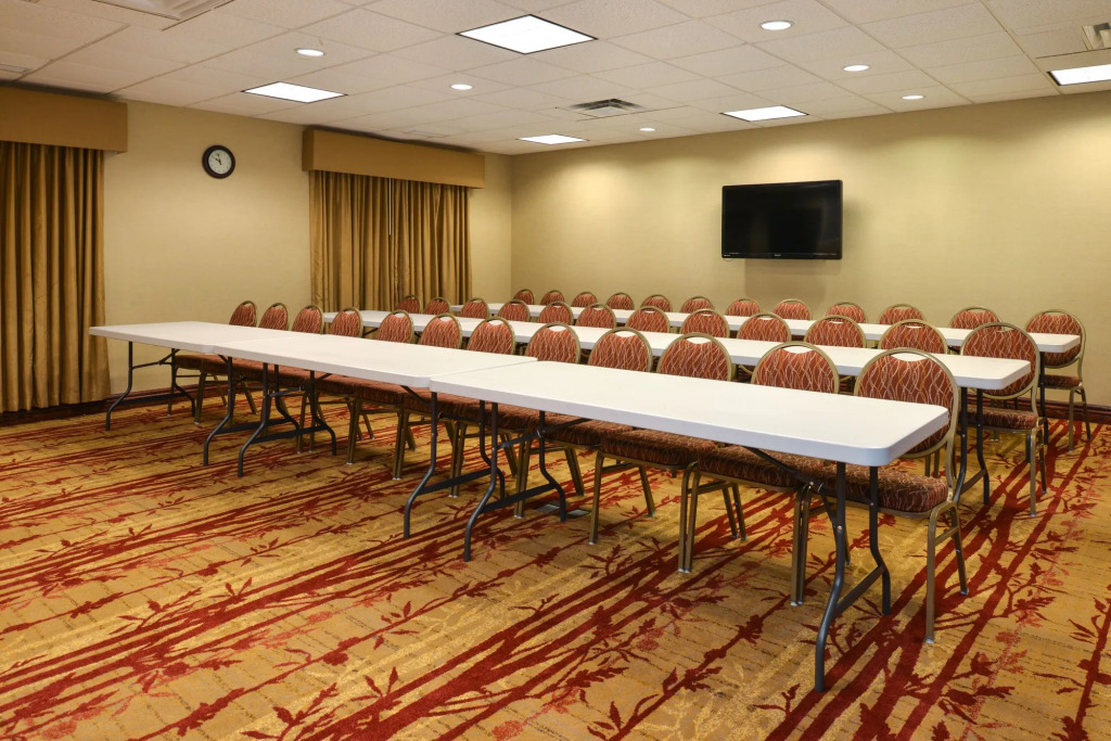 Holiday Inn Express Hotel & Suites Cherry Hills by IHG