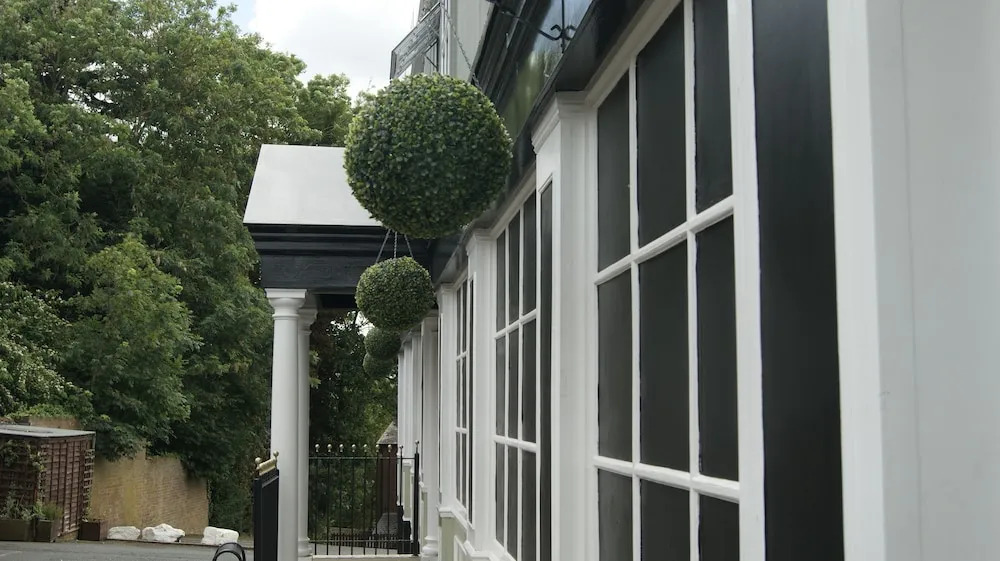 Lord Hill Hotel