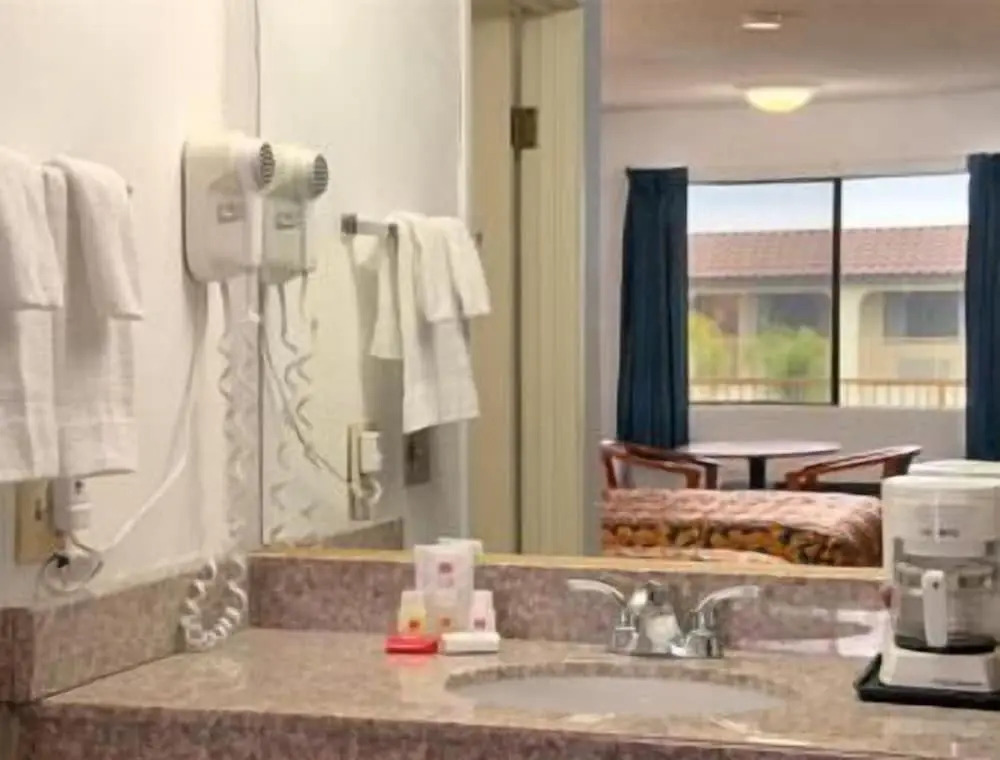 Ramada Limited Bakersfield Central