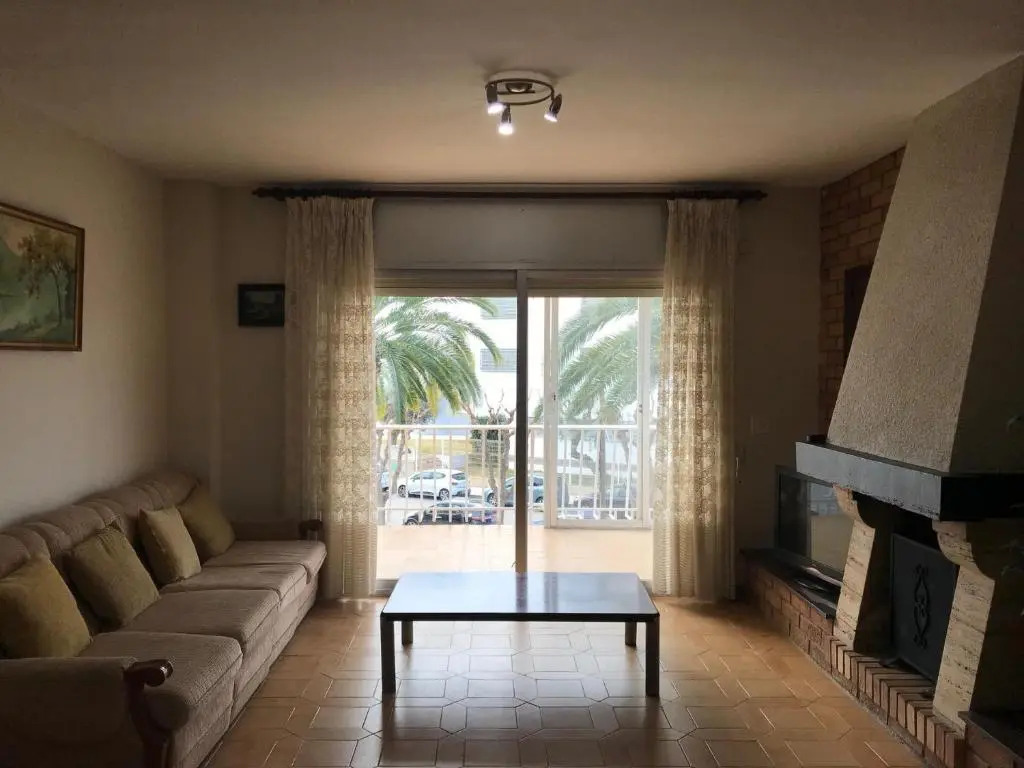 Apartamento situado en 1º linea de playa La Llosa 112B - INMO22