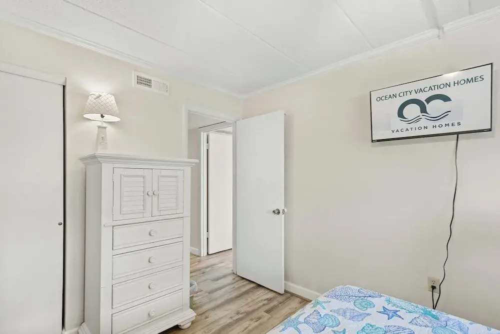 Salty Sands 4 208 2BR Ocean-block Condo, Balcony, Beach Gear & Parking
