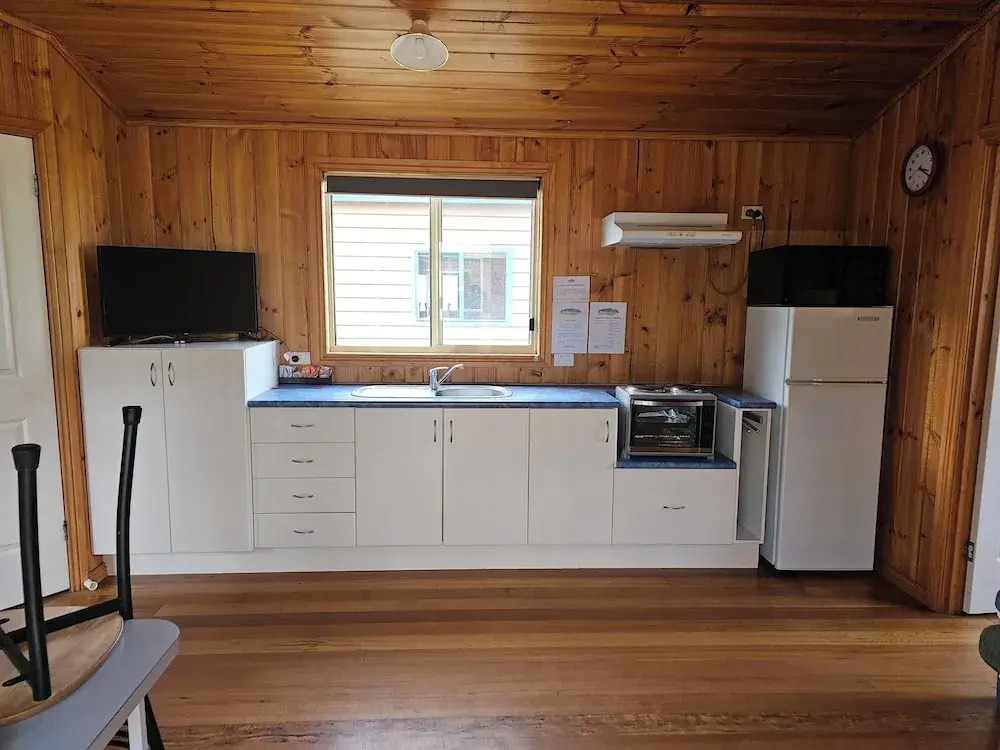 Snug Beach Cabin And Caravan Park