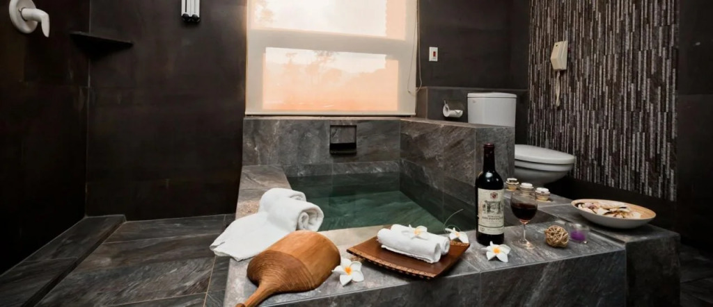 The Loft Seaside Suites