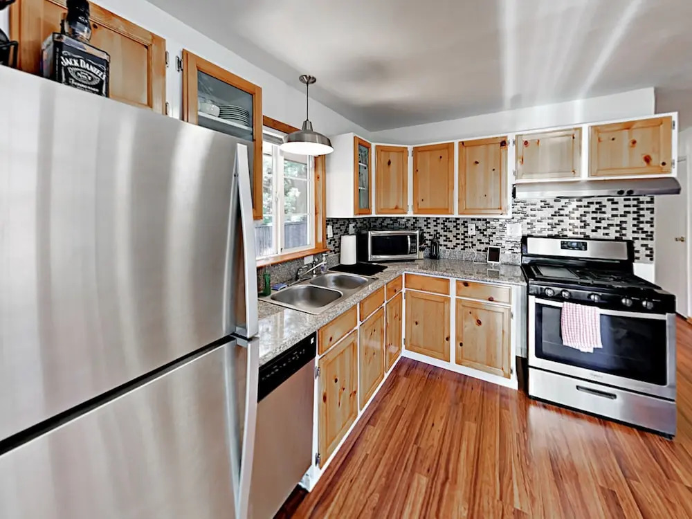2641 Lipan Street Home 4 Bedrooms 3 Bathrooms Home