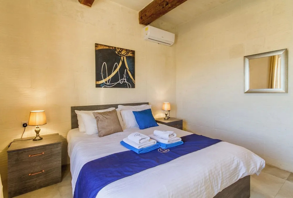 Inni Gozitan Farmhouse Private Pool- Happy Rentals