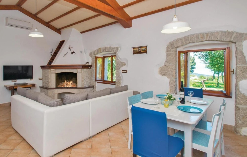 Awesome Home in Gondolici With Wifi and 3 Bedrooms