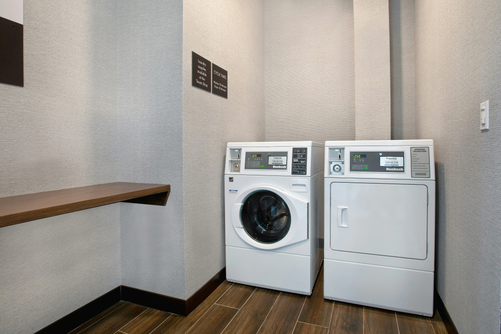 Hampton Inn & Suites Ottawa West