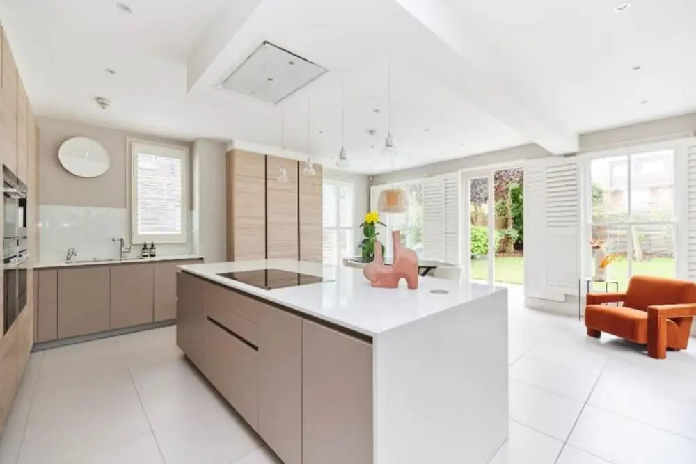 The Ealing Space - Classy 5BDR House with Garden and Parking