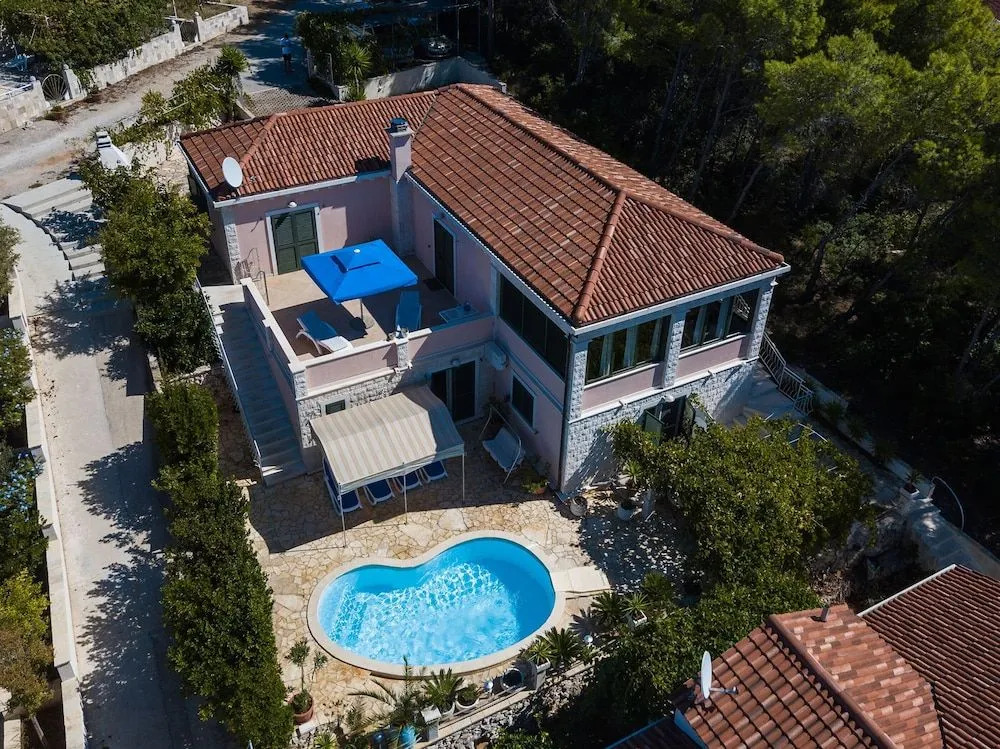Villa Rosada