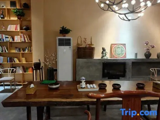 Lushan west sea van gogh home stay facility