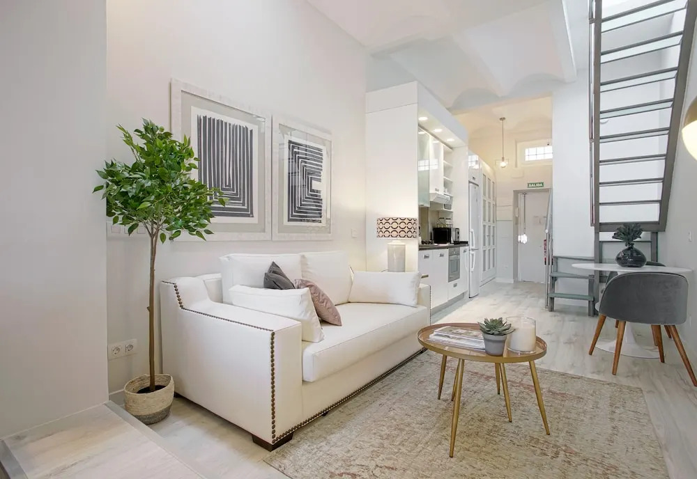 Penthouse With Private Terrace & Balcony in Plaza Mayor Square. Plaza Mayor IV