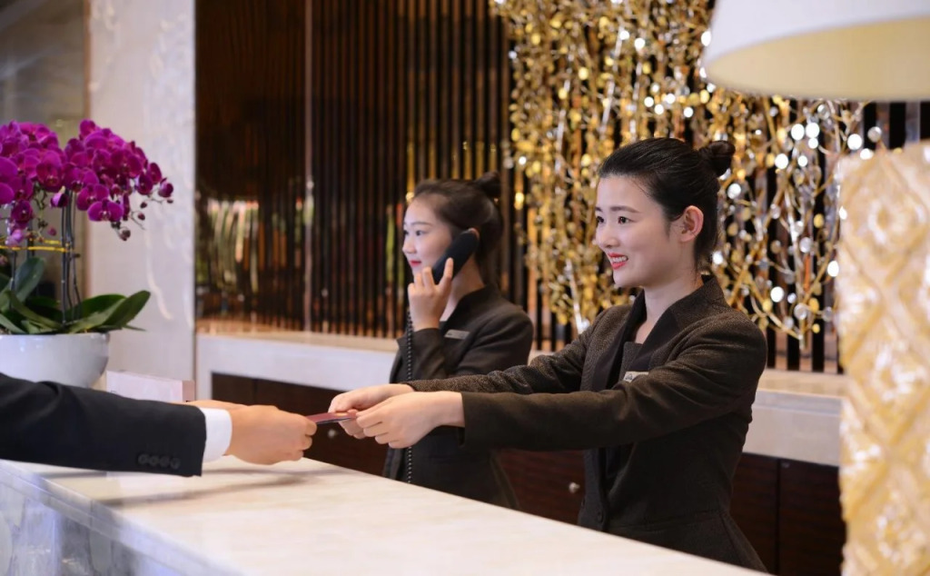 Chengdu Dading Century Hotel