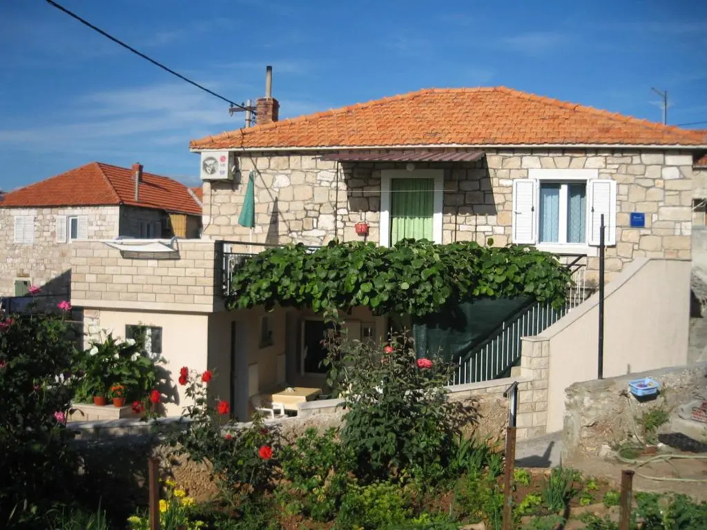 Apartment Perica - 10 m from sea