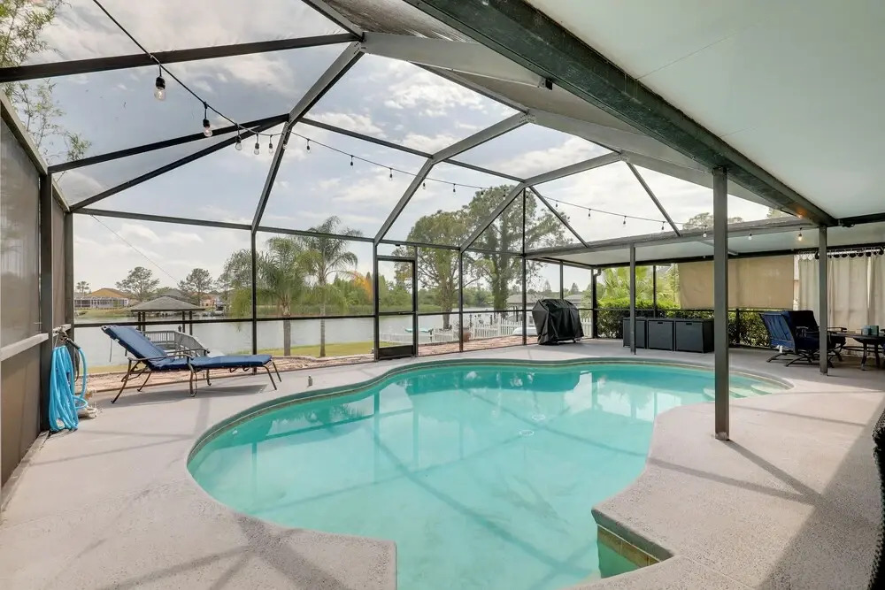 Bright Getaway w/ Ski Lake, 11 Miles to Dtwn Tampa