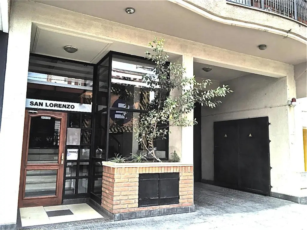 Rent for Days II - Top Centro