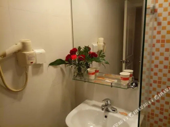 Home Inn (Guilin Nanxishan Park Wayaokou)