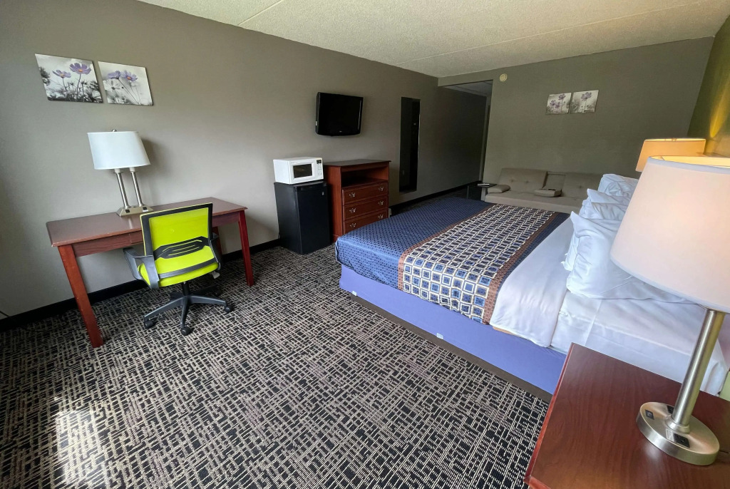 Wingate by Wyndham Lake George