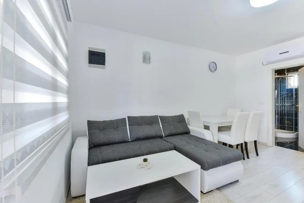 Apartments Lucica