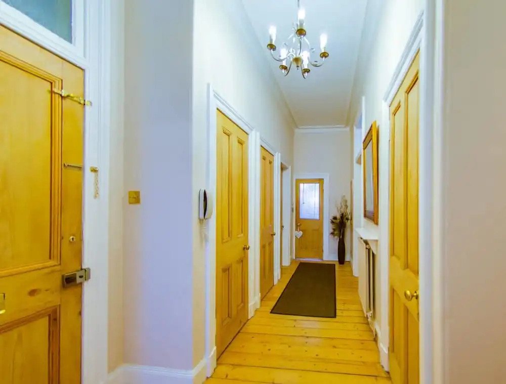 JOIVY Fabulous Ground-floor 3-bedroom Near Old Town