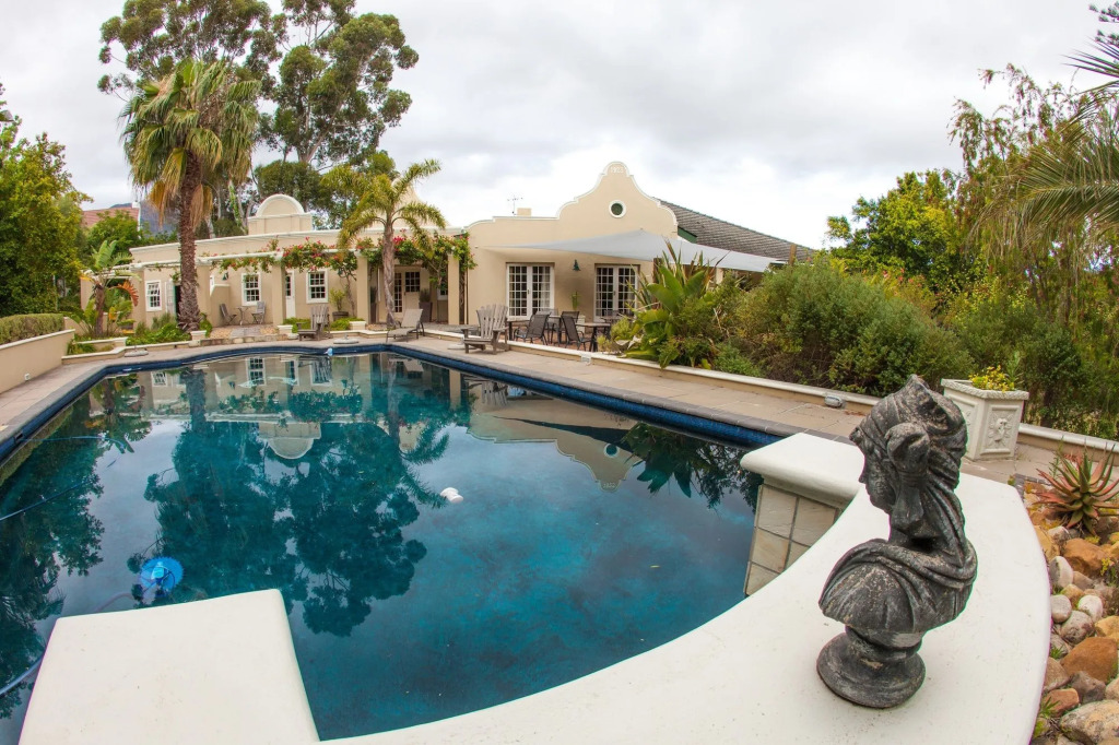 Somerset Villa Guesthouse