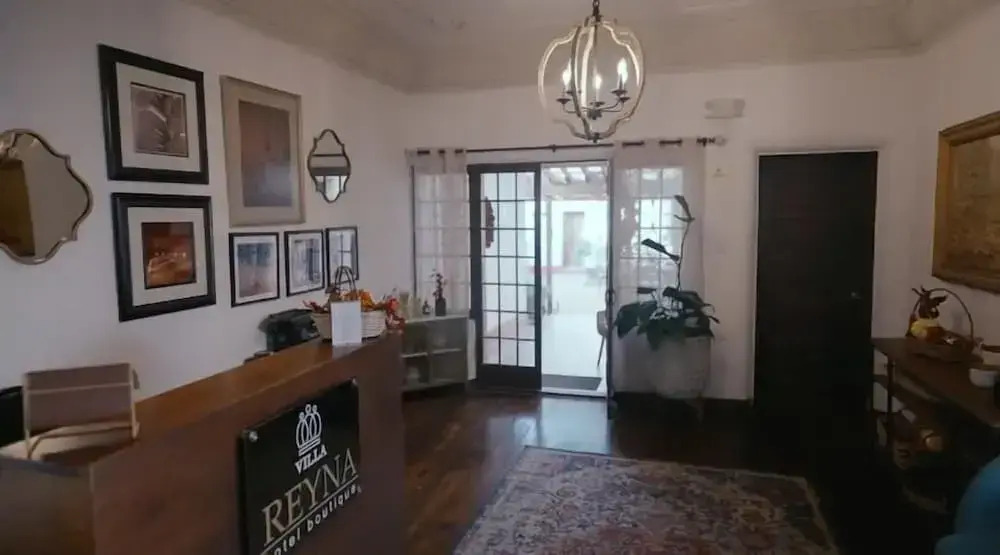 Hotel Villa Reyna