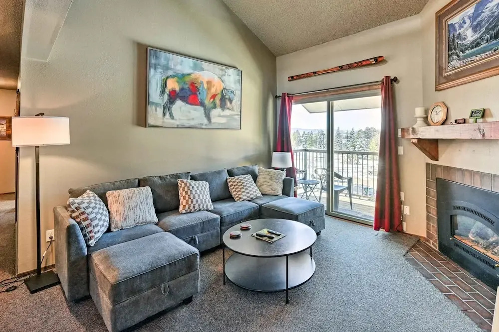 Hike + Relax Poolside! Unit 3 Mi to Dtwn Steamboat