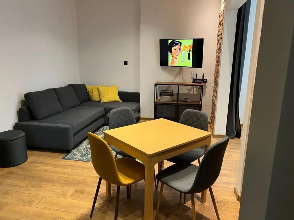 Home 12