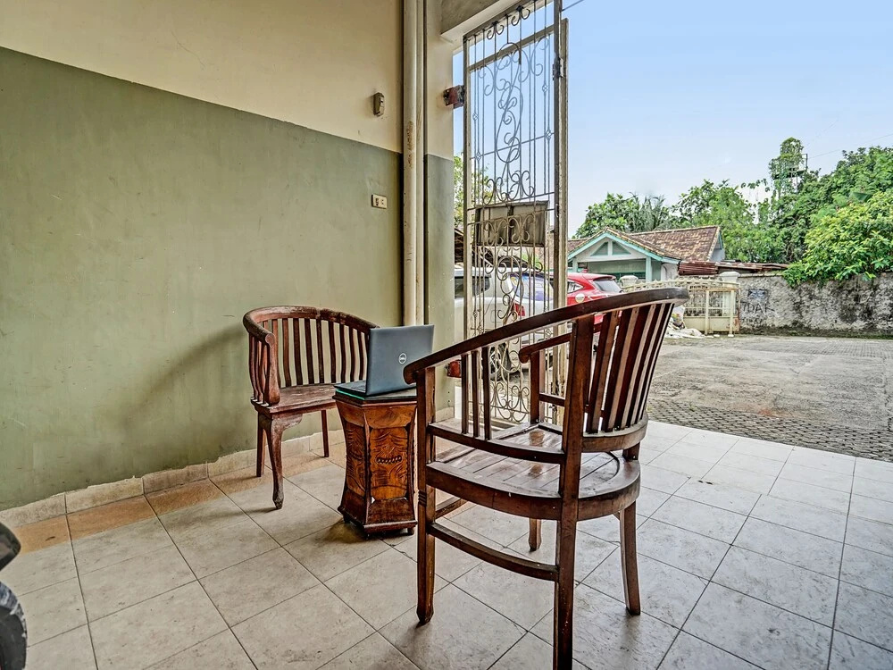 OYO Life 91873 Nugraha Kost