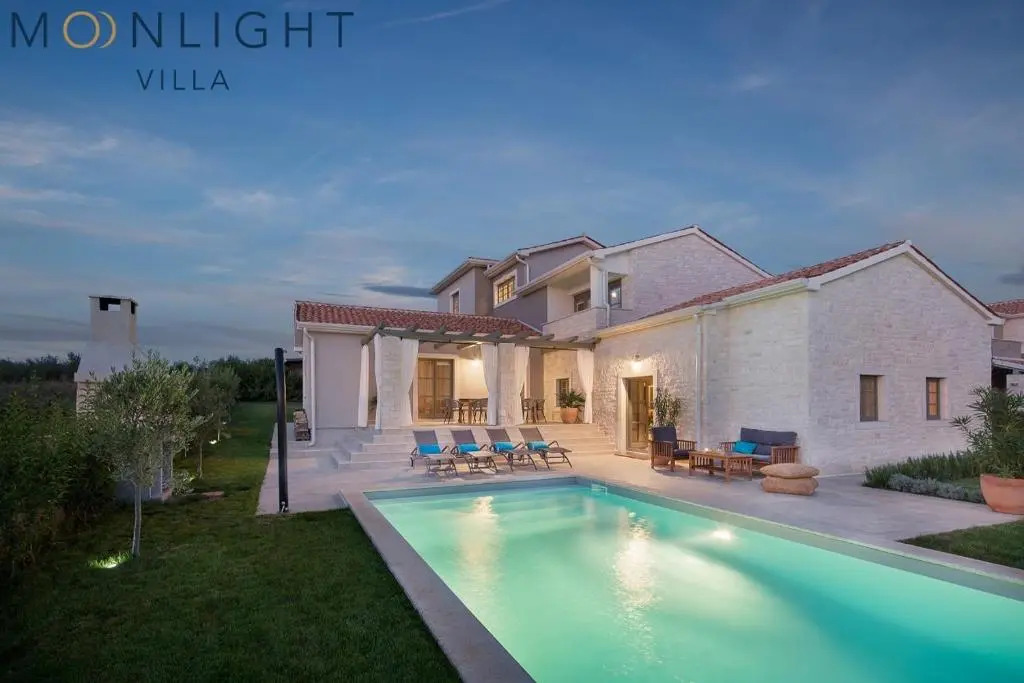 Moonlight Villa 2
