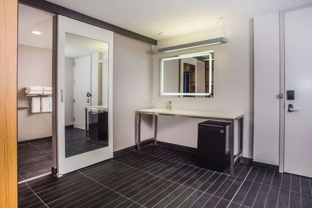 La Quinta by Wyndham Winchester